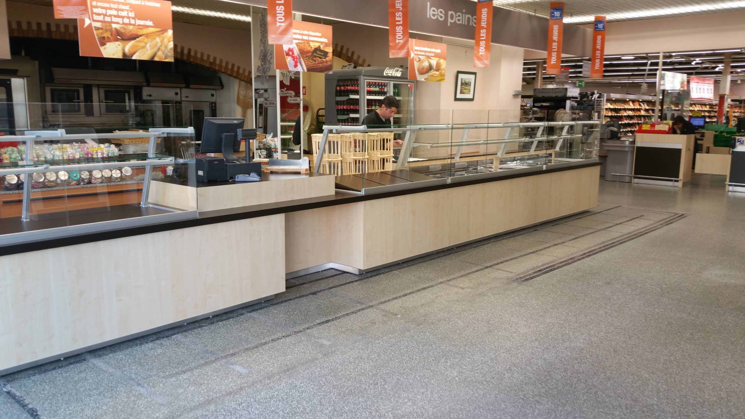 Bars, Selfs, Vitrines - Decho Centre