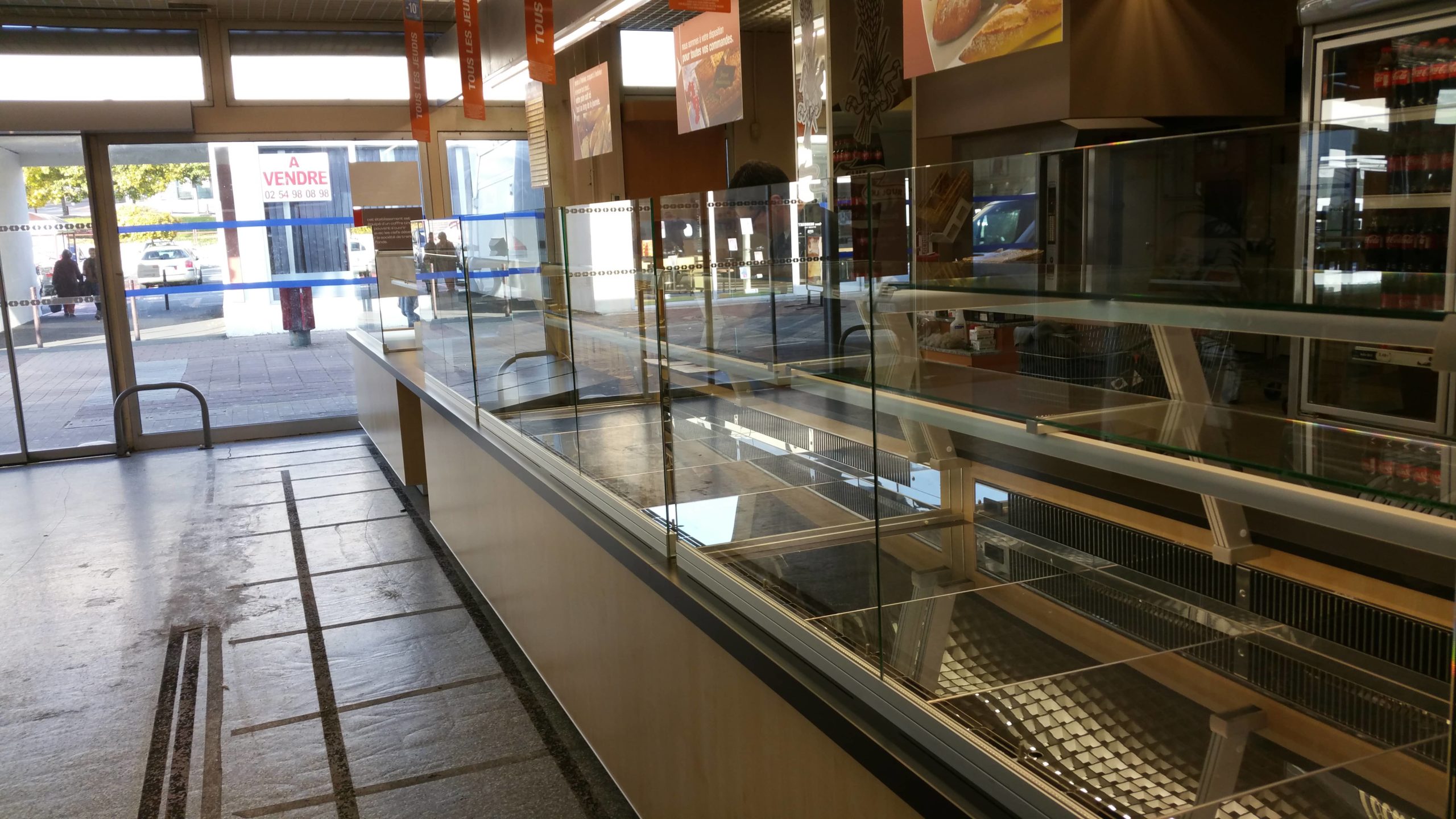 Bars, Selfs, Vitrines - Decho Centre